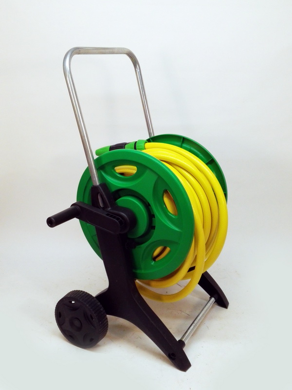 carro manguera amarilla plastico-caucho 2boquillas 52-75x36x36 (18eu.) 1u